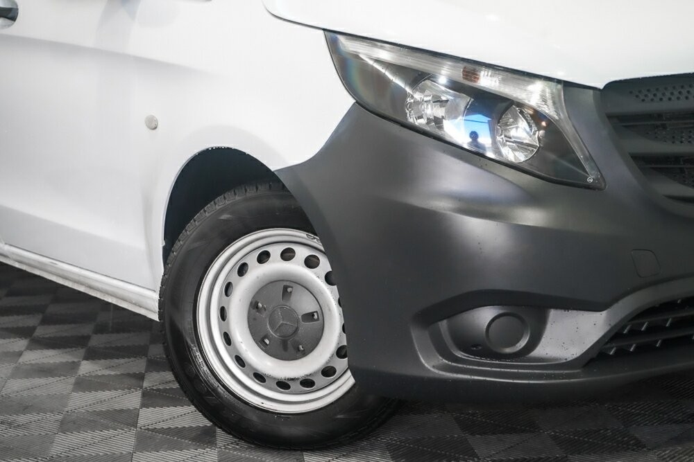 Mercedes Benz Vito image 2