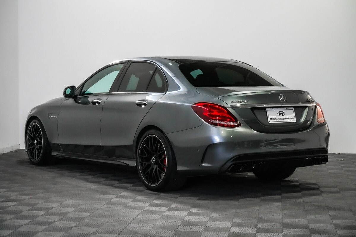 Mercedes Benz C-class image 4