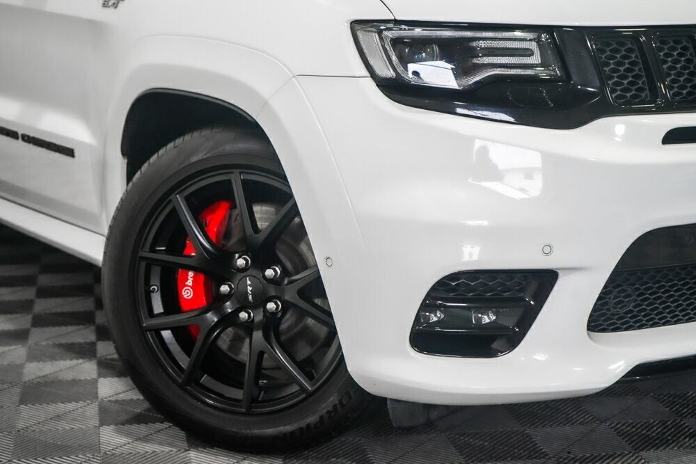 Jeep Grand Cherokee image 2
