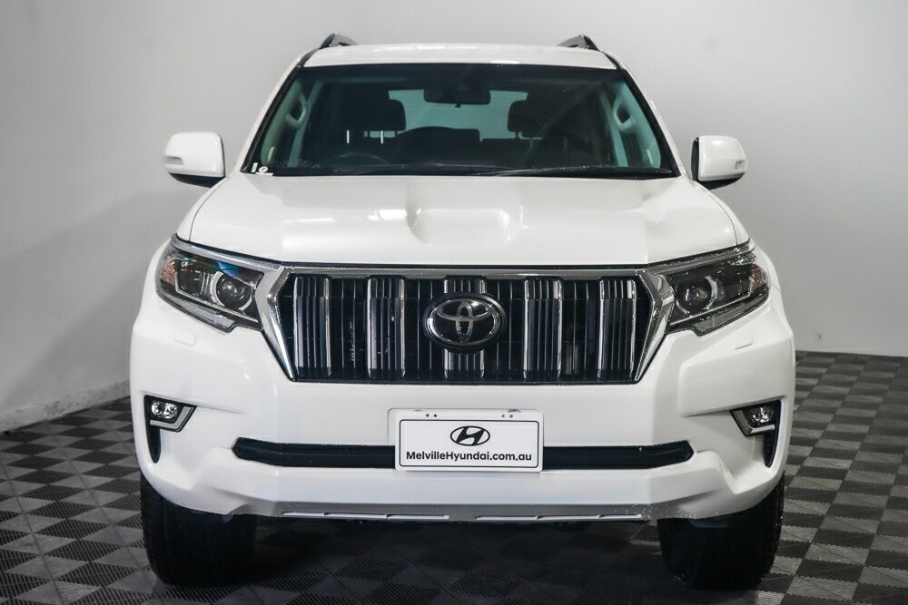 Toyota Landcruiser Prado image 3