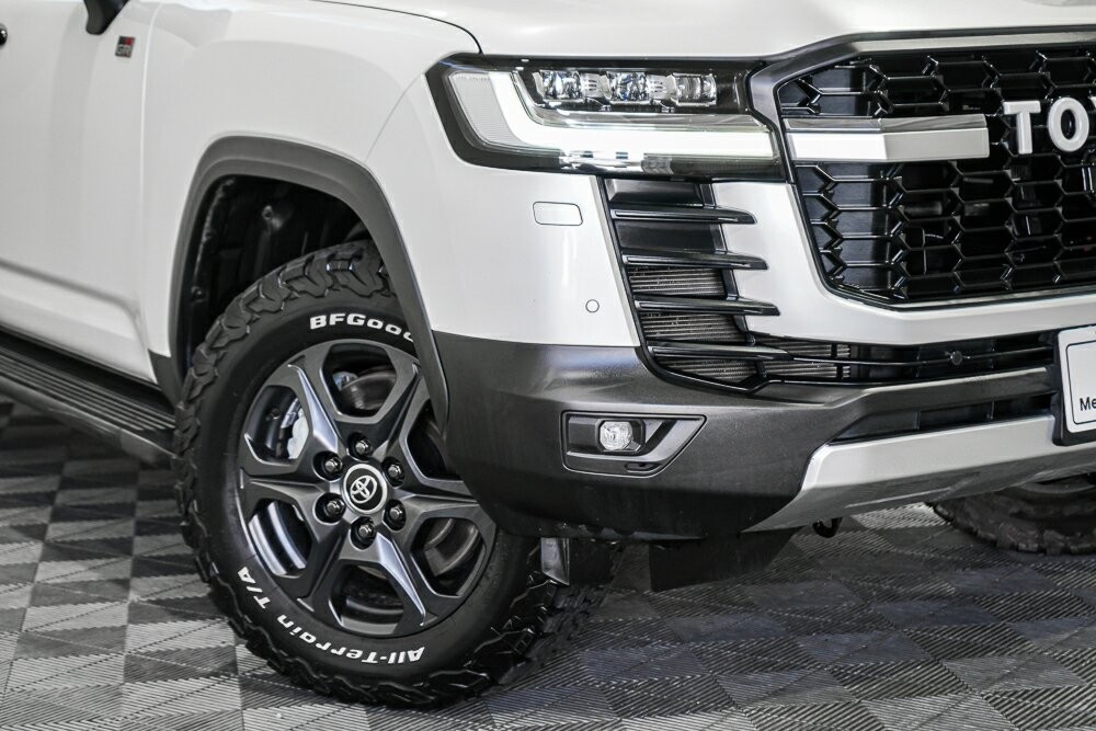 Toyota Landcruiser image 2