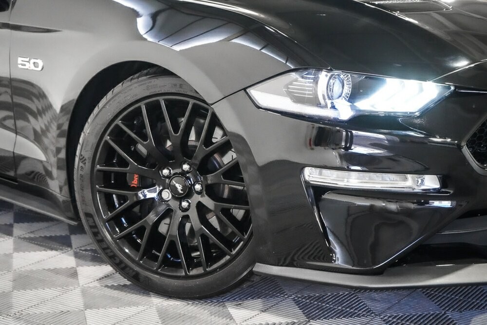 Ford Mustang image 2