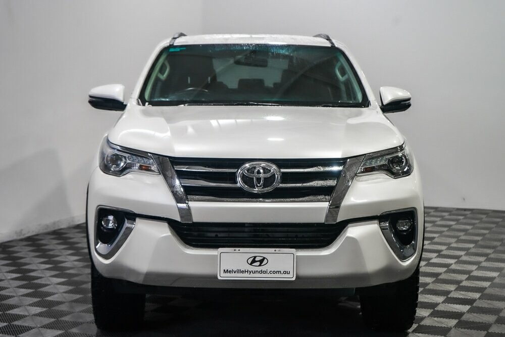 Toyota Fortuner image 3