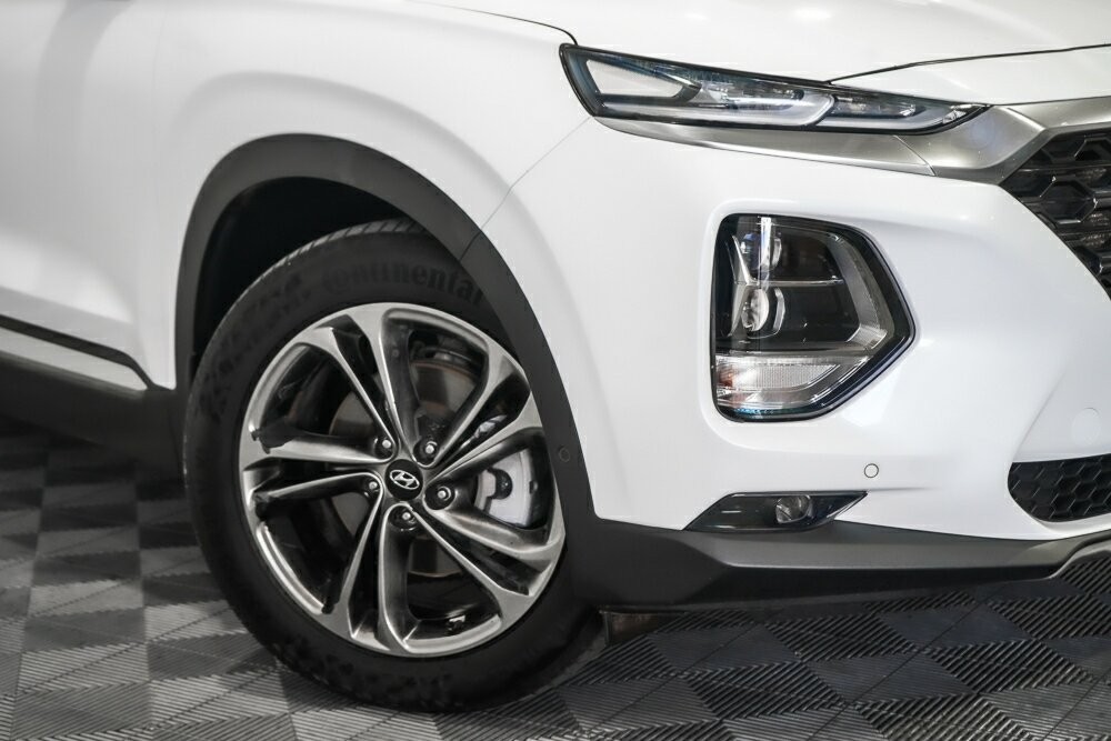 Hyundai Santa Fe image 2