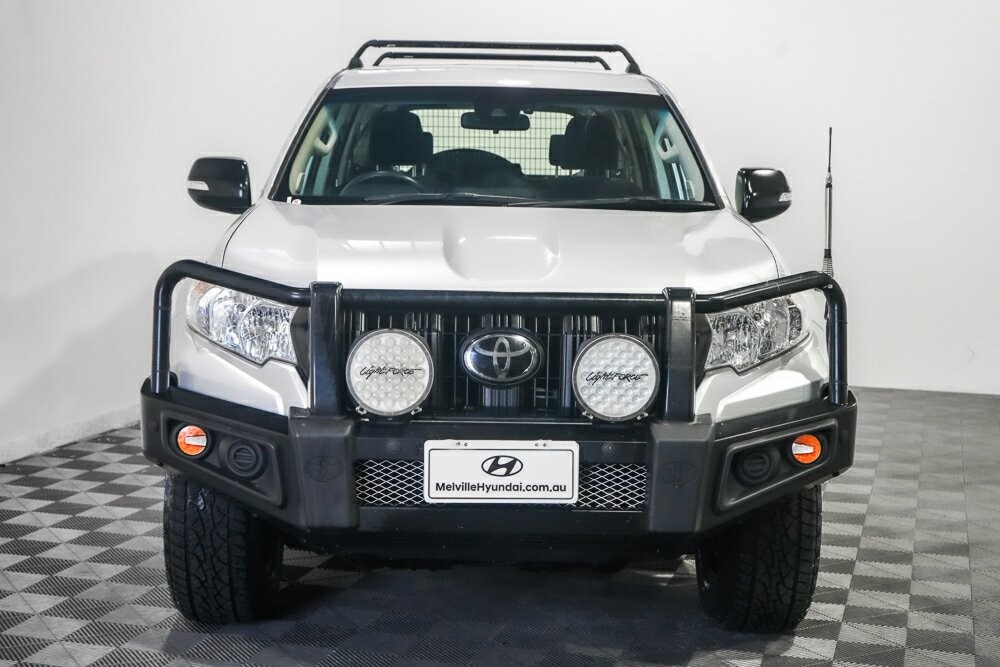 Toyota Landcruiser Prado image 3