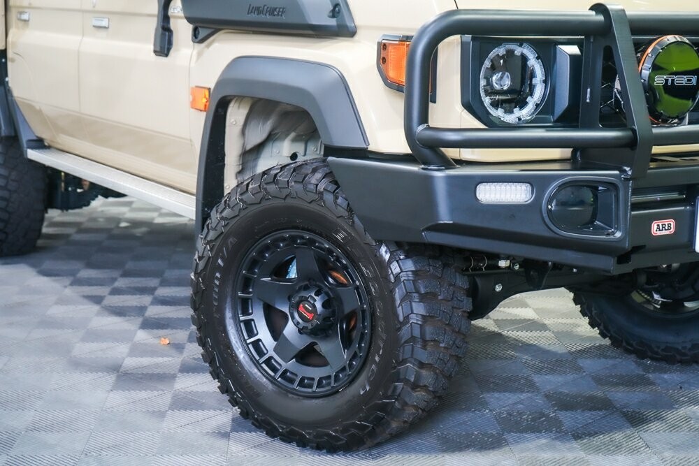 Toyota Landcruiser image 2