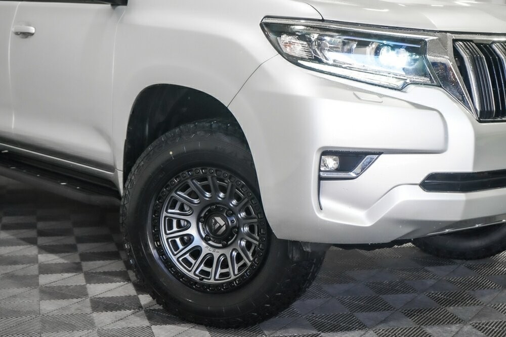 Toyota Landcruiser Prado image 2