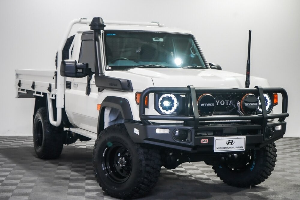Toyota Landcruiser image 2