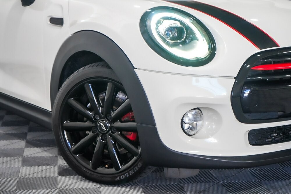 Mini Convertible image 2