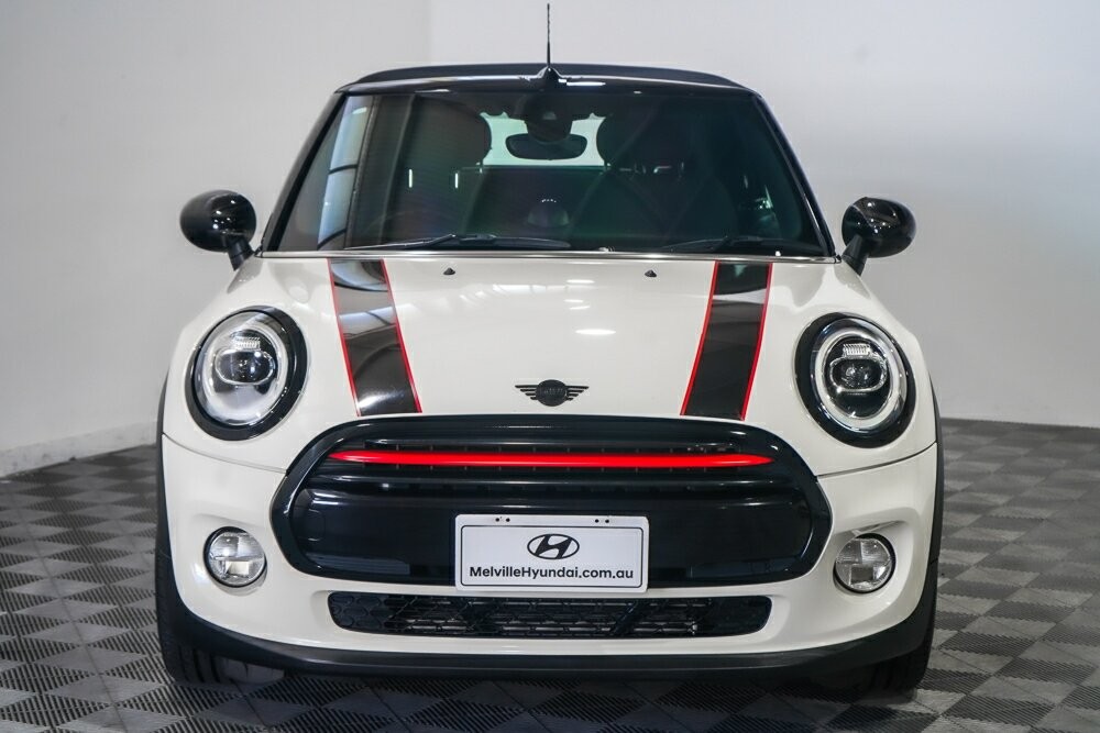 Mini Convertible image 3