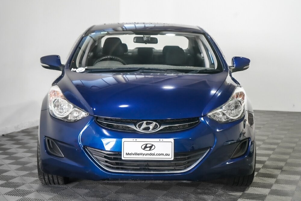 Hyundai Elantra image 3