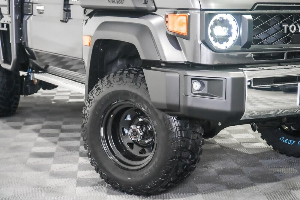 Toyota Landcruiser image 2