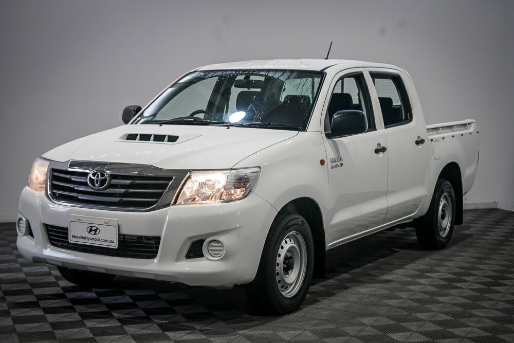 Toyota Hilux image 4