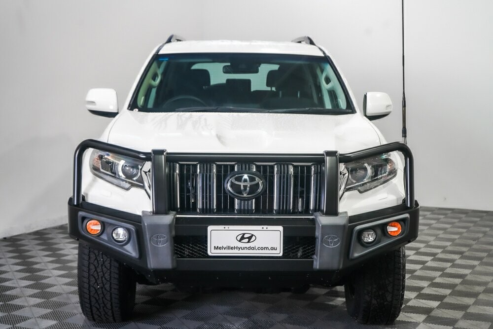 Toyota Landcruiser Prado image 3