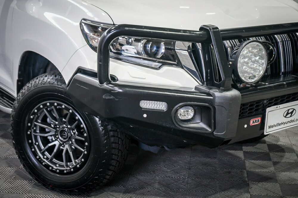 Toyota Landcruiser Prado image 2
