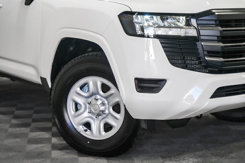 Toyota Landcruiser image 2