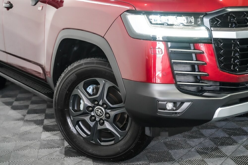 Toyota Landcruiser image 2
