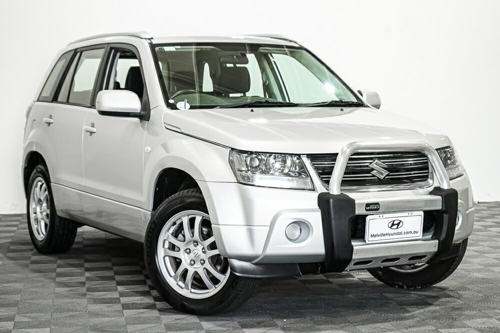 Suzuki Grand Vitara image 1