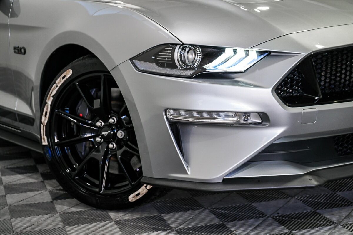 Ford Mustang image 2