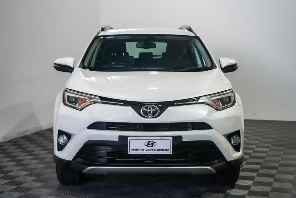 Toyota Rav4 image 3