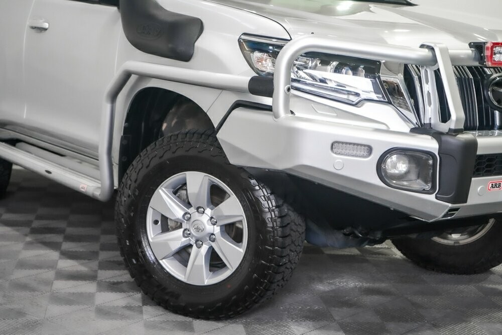 Toyota Landcruiser Prado image 2