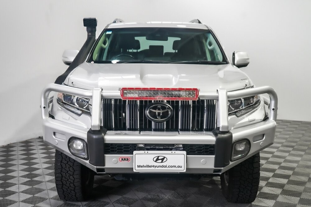 Toyota Landcruiser Prado image 3