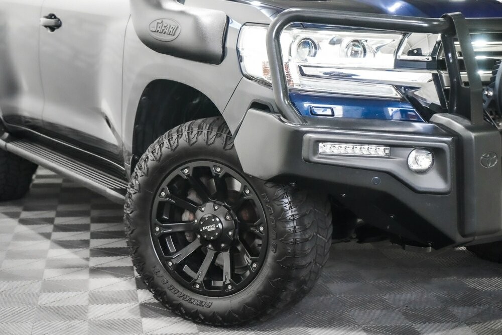 Toyota Landcruiser image 2