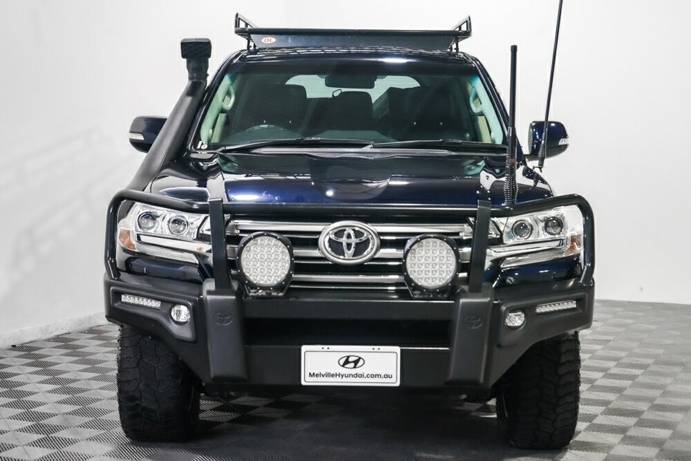Toyota Landcruiser image 3