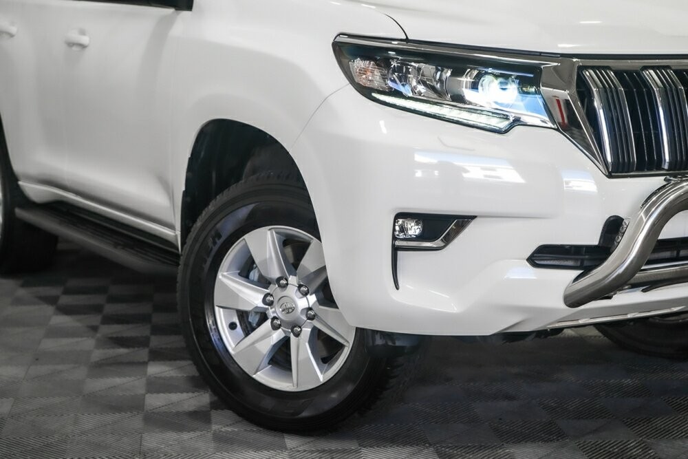 Toyota Landcruiser Prado image 2