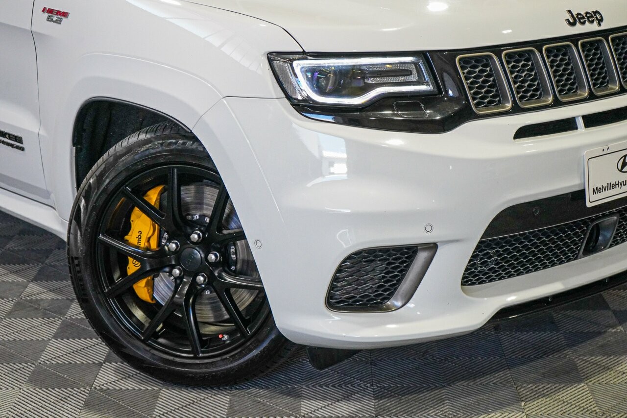 Jeep Grand Cherokee image 2