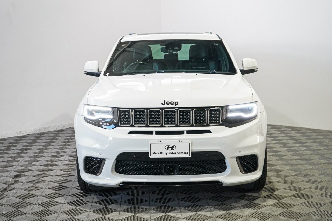 Jeep Grand Cherokee image 4