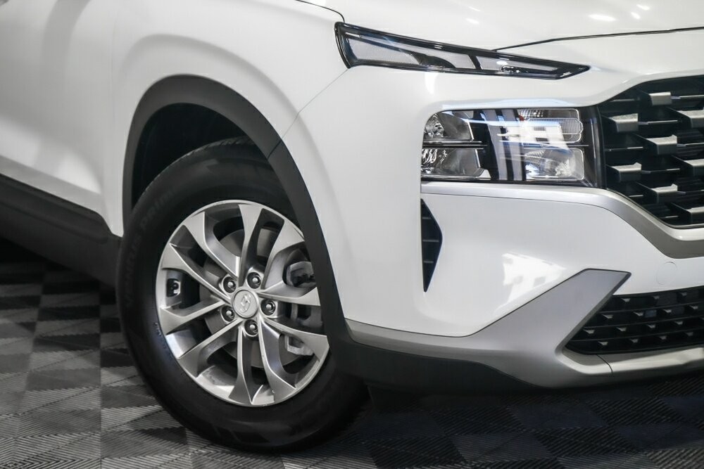 Hyundai Santa Fe image 2
