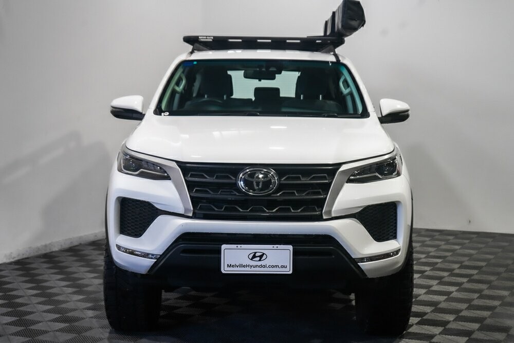 Toyota Fortuner image 3