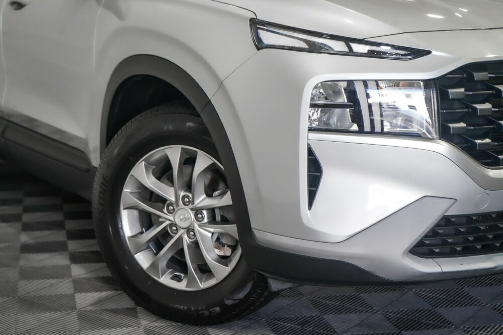 Hyundai Santa Fe image 2
