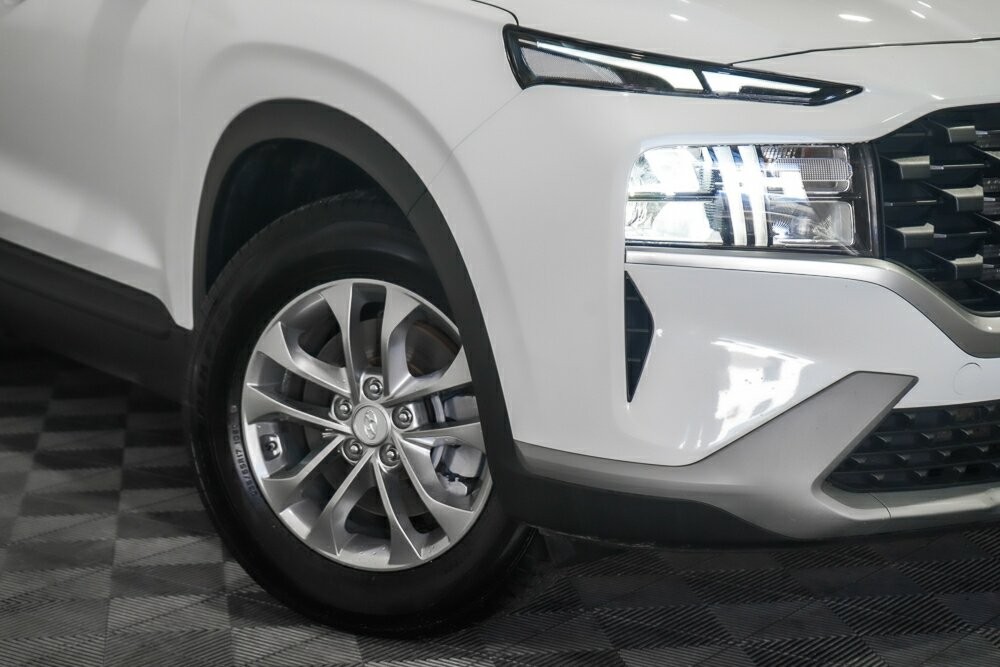 Hyundai Santa Fe image 2