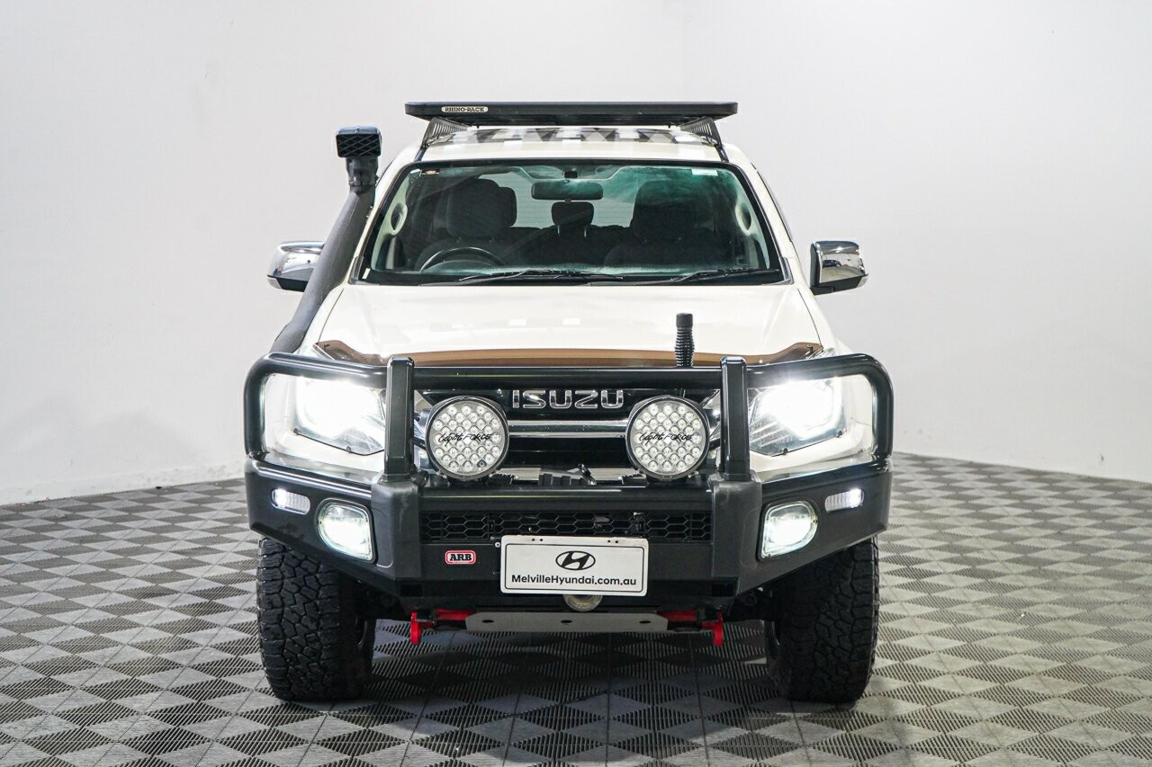 Isuzu Mu-x image 2
