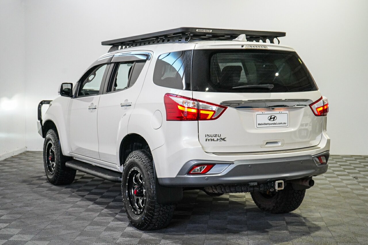 Isuzu Mu-x image 4