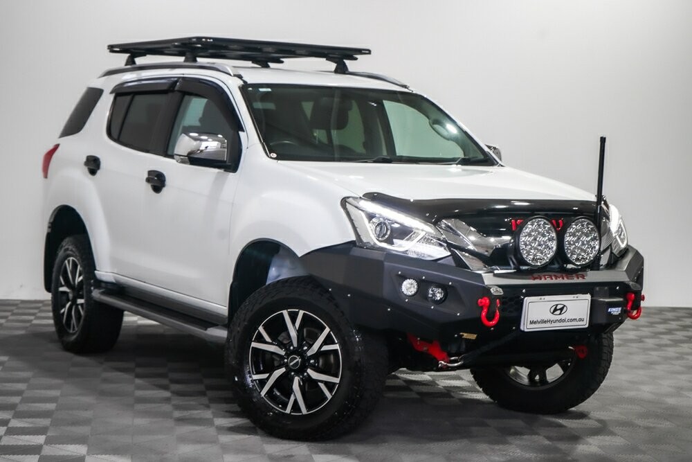 Isuzu Mu-x image 1