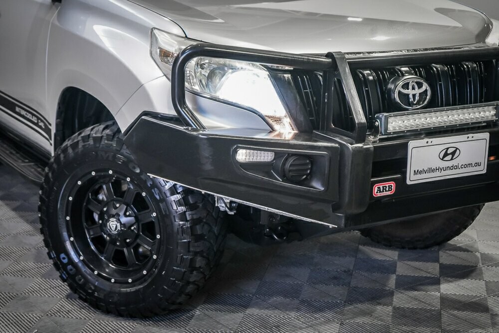 Toyota Landcruiser Prado image 2