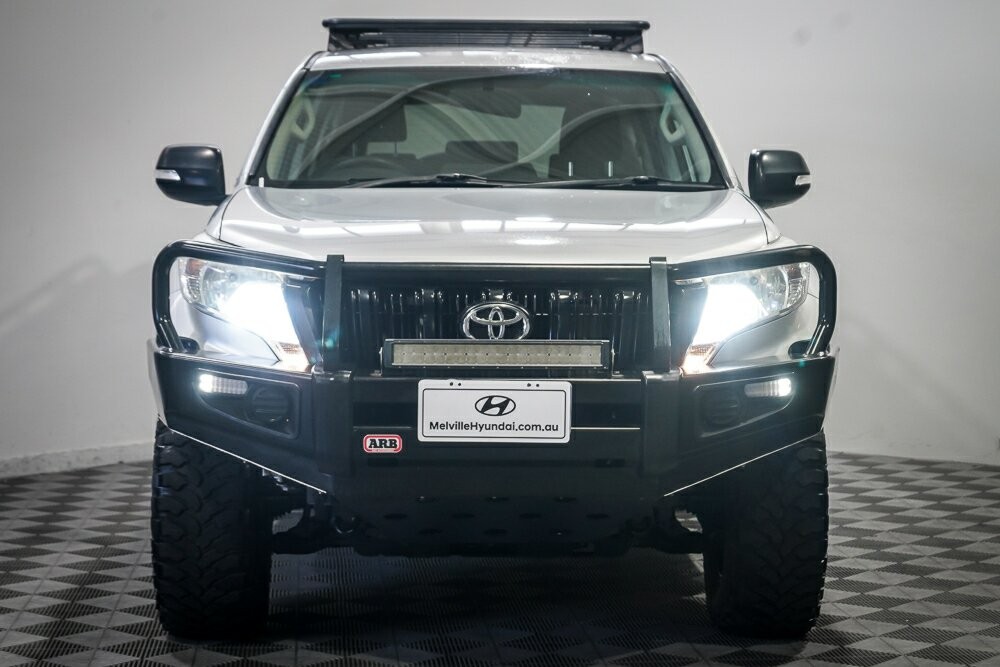 Toyota Landcruiser Prado image 3