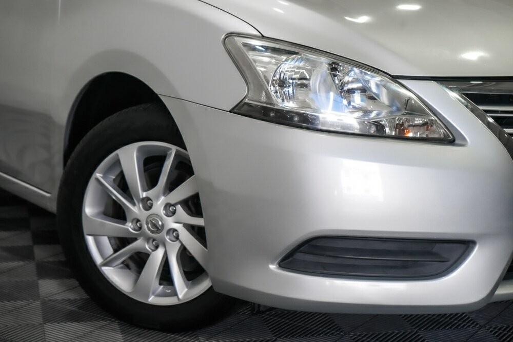 Nissan Pulsar image 2