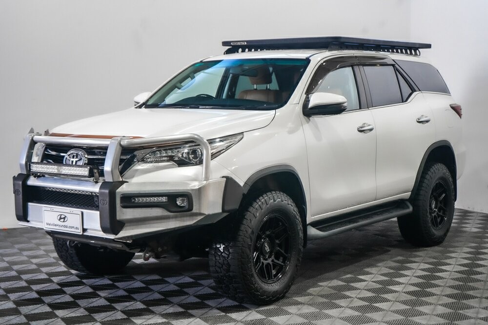 Toyota Fortuner image 3