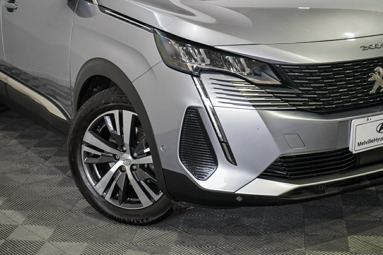 Peugeot 3008 image 2