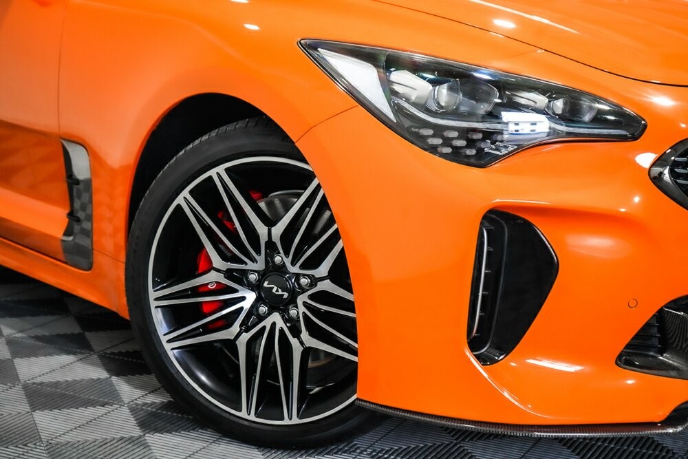 Kia Stinger image 2