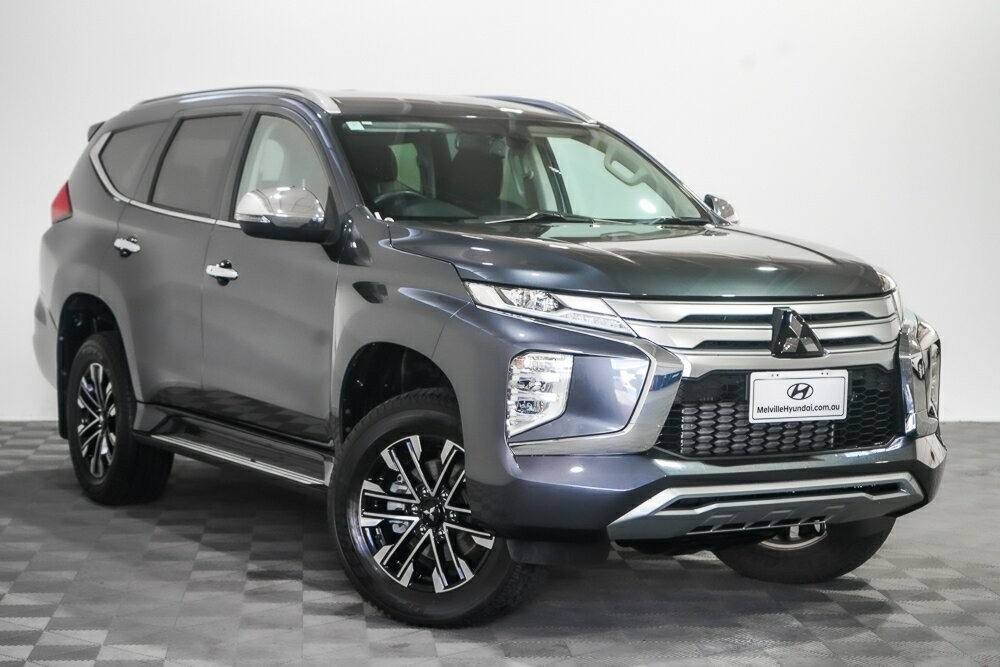 Mitsubishi Pajero Sport image 1