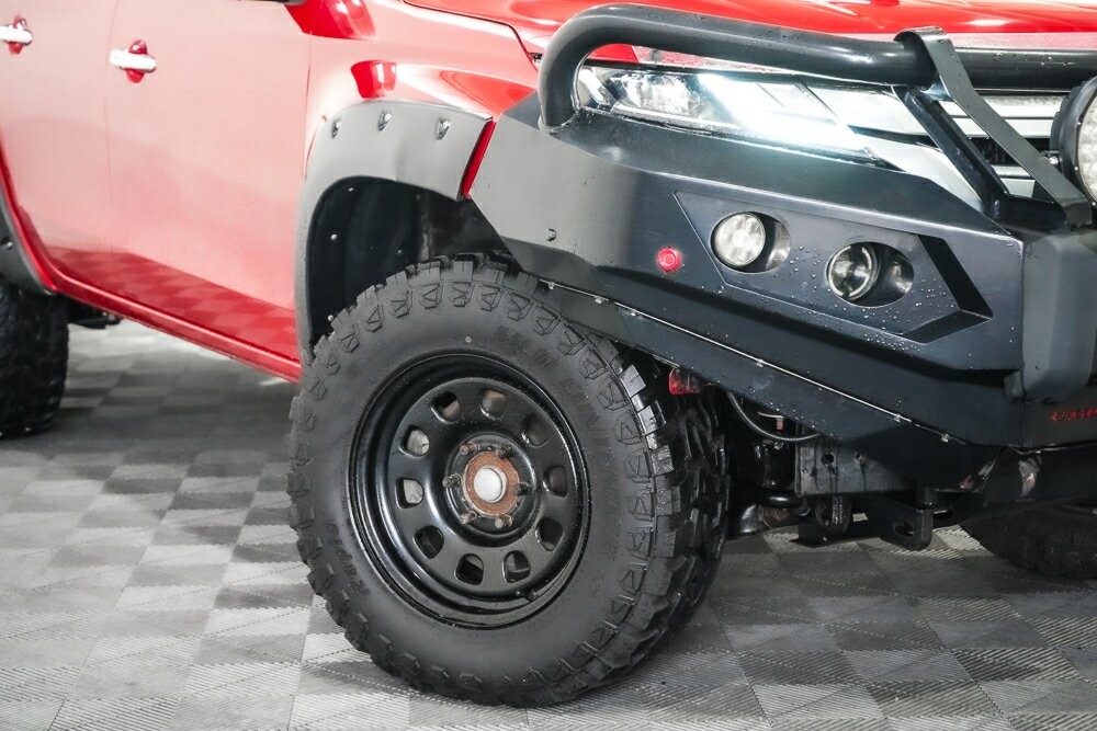 Mitsubishi Triton image 2
