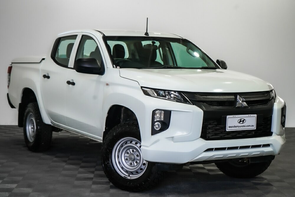 Mitsubishi Triton image 1