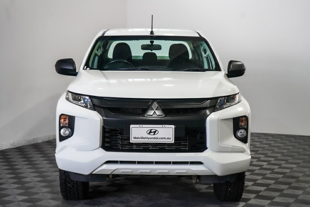 Mitsubishi Triton image 3