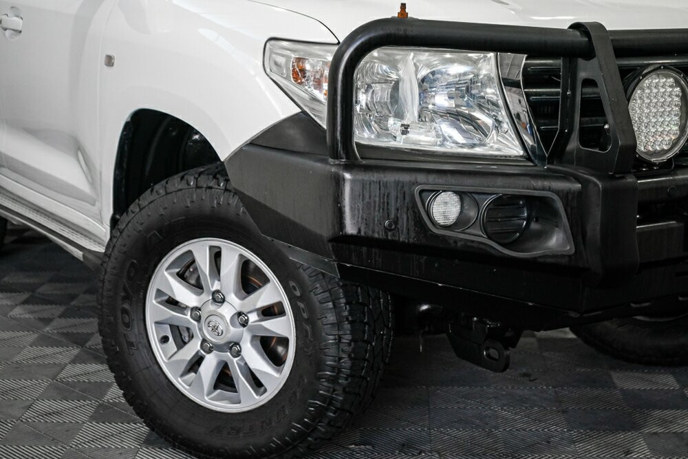 Toyota Landcruiser image 2