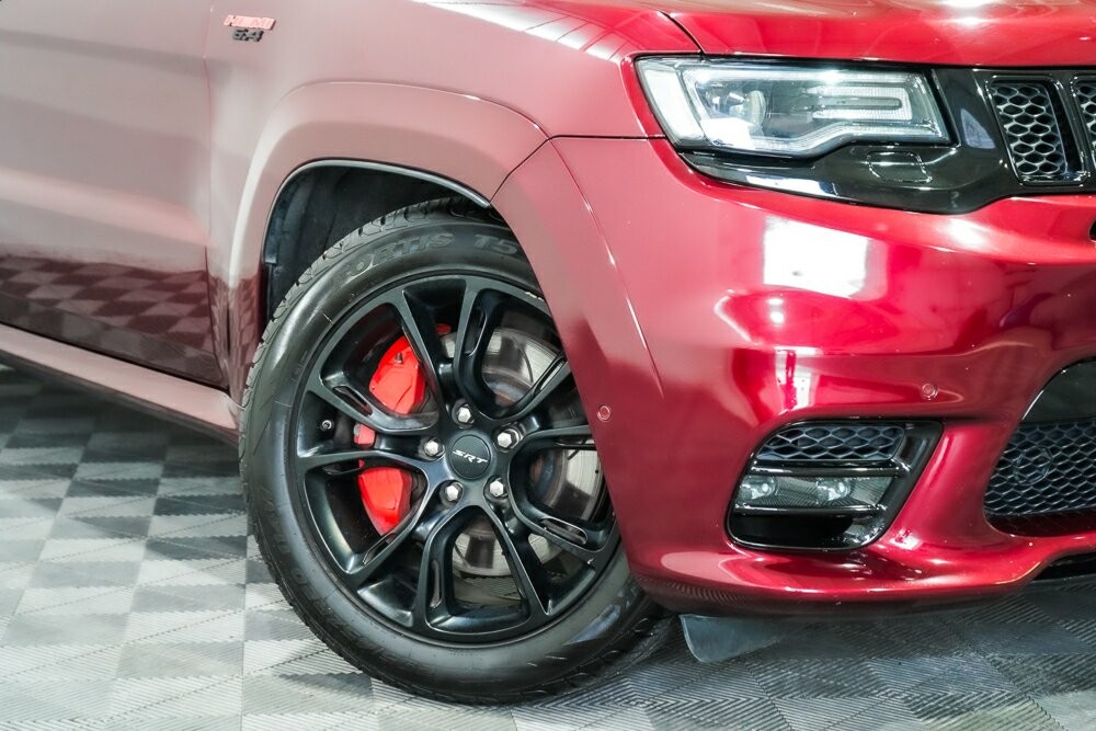 Jeep Grand Cherokee image 2